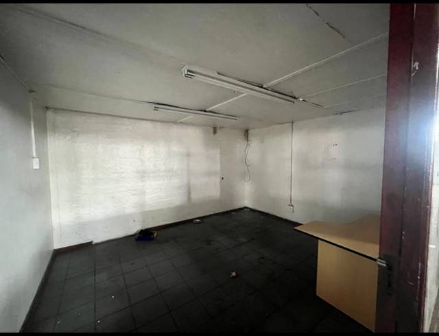 INDUSTRIAL PROPERTY TO RENT IN DEAL PARTY